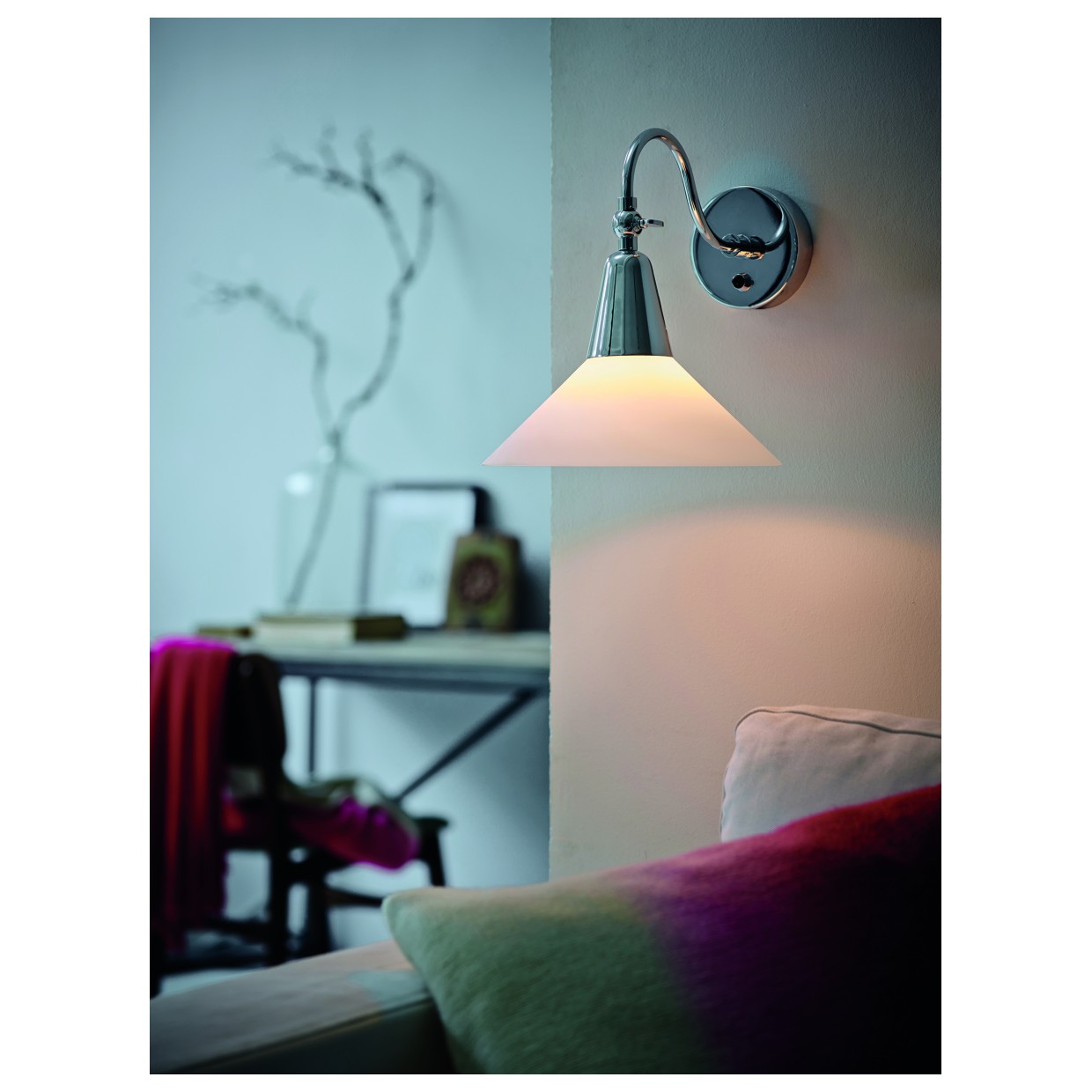 Martello Vägg Opalvitt glas/Krom