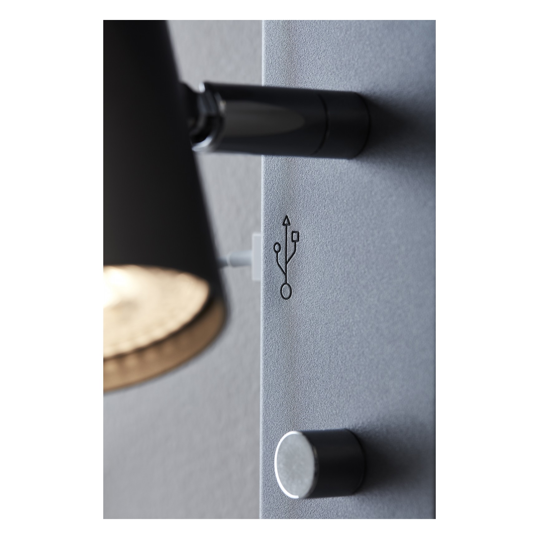 TYSON VÄGG USB VÄNSTER GRAFIT LED SLADD UT NER EXKL. HYLLA