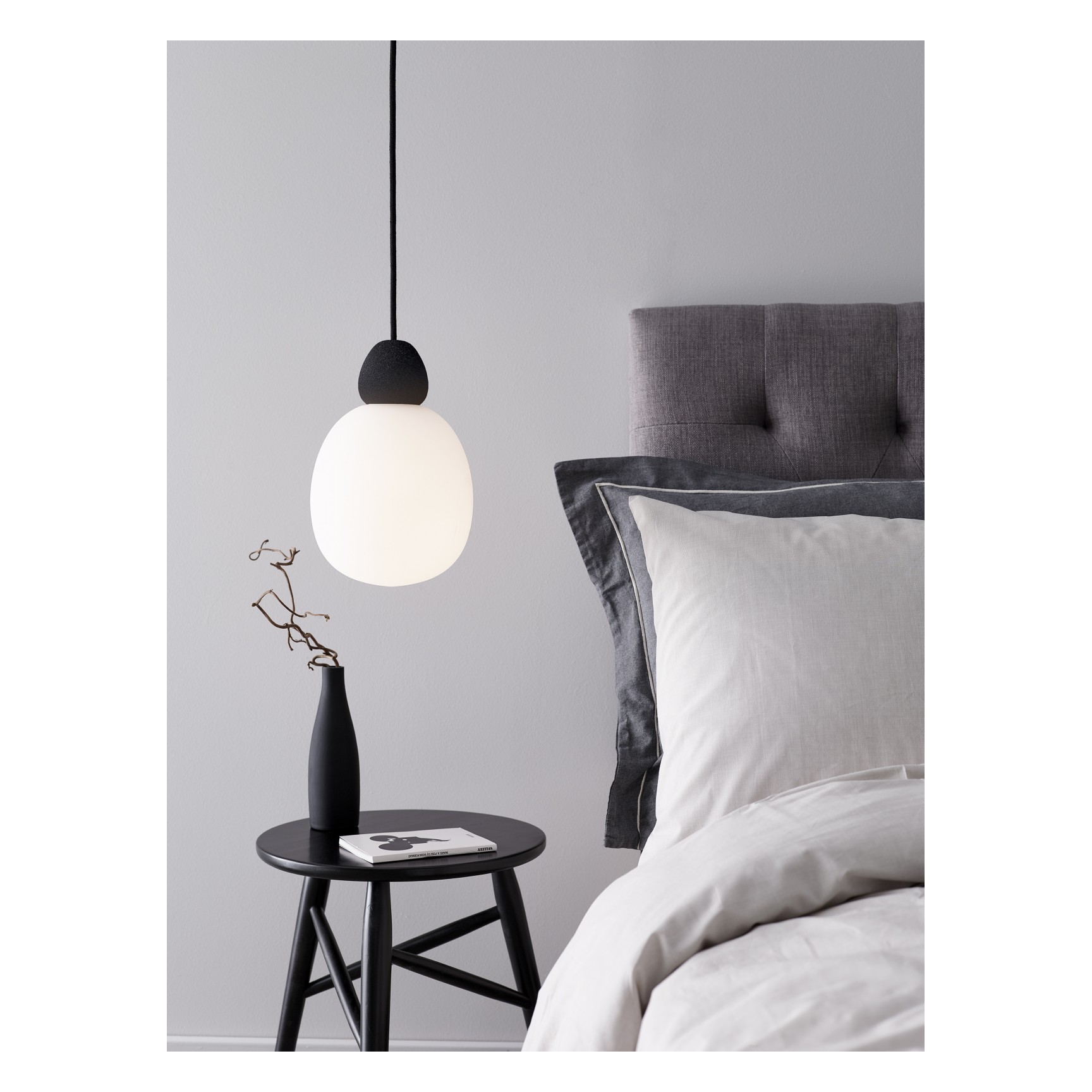 BUDDY PENDEL SVARTSTR./OPALVIT