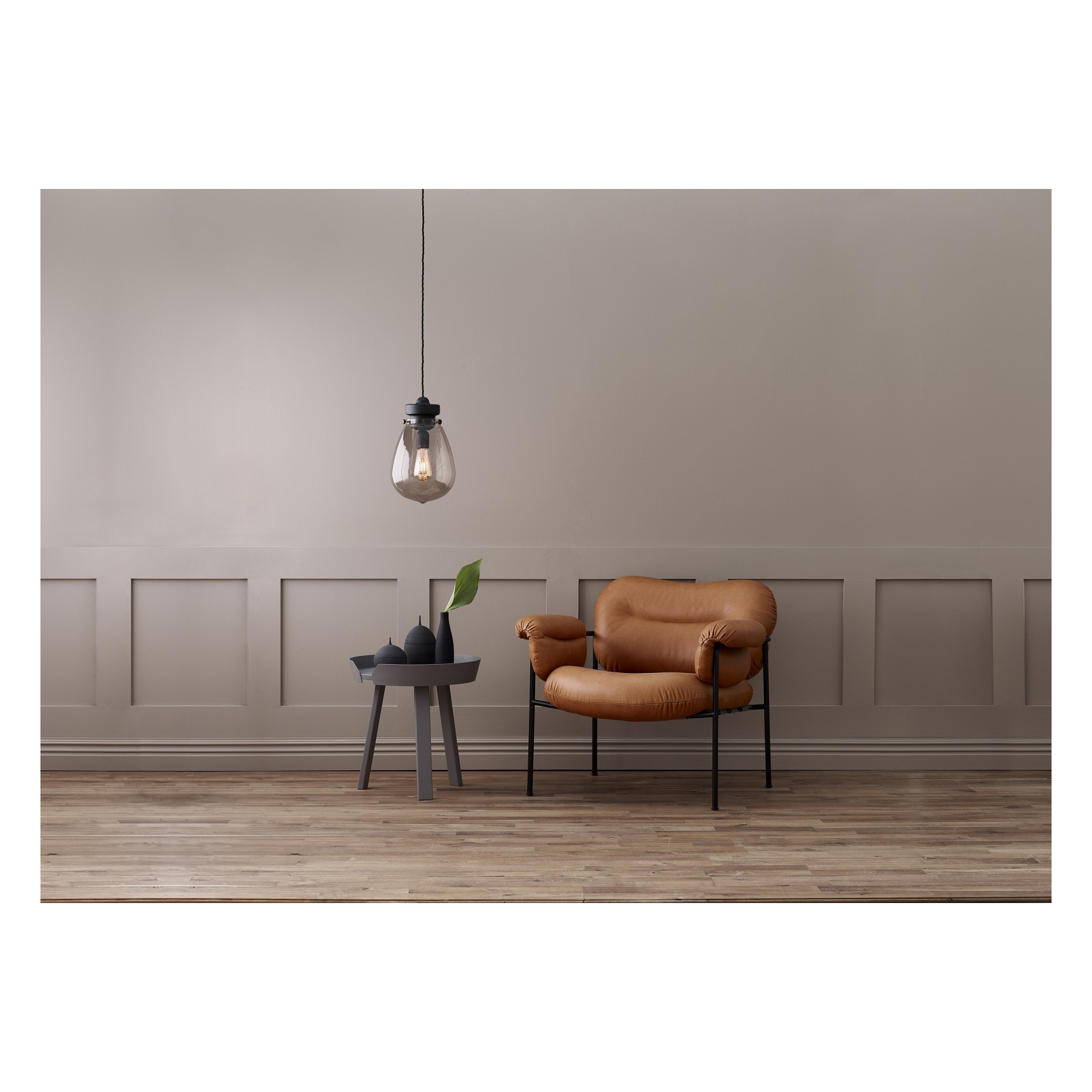 DOLORES PENDEL D220 SVARTSTR./RÖKFÄRG H350