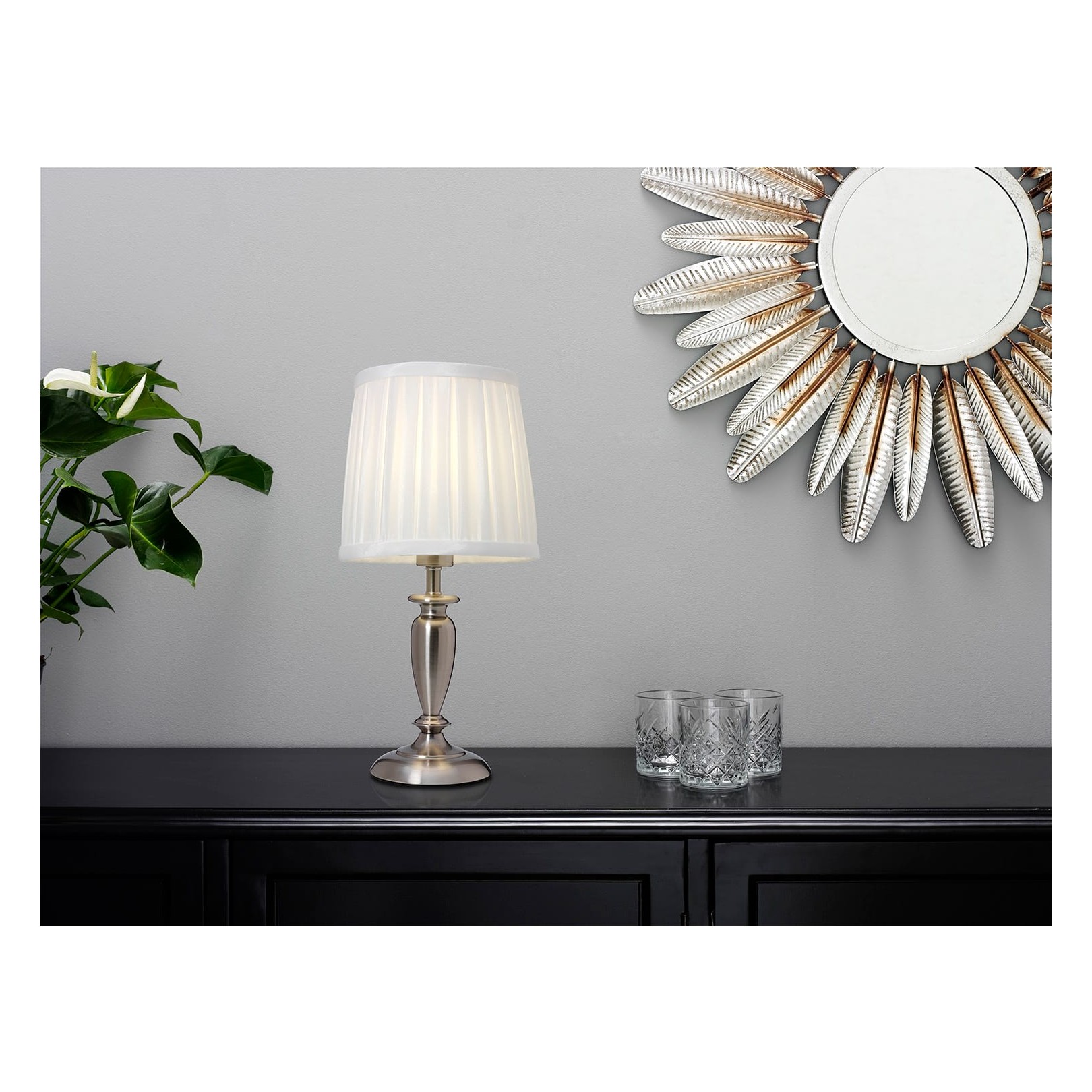 INES BORDSLAMPA BORSTAD KROM/VIT SKÄRM