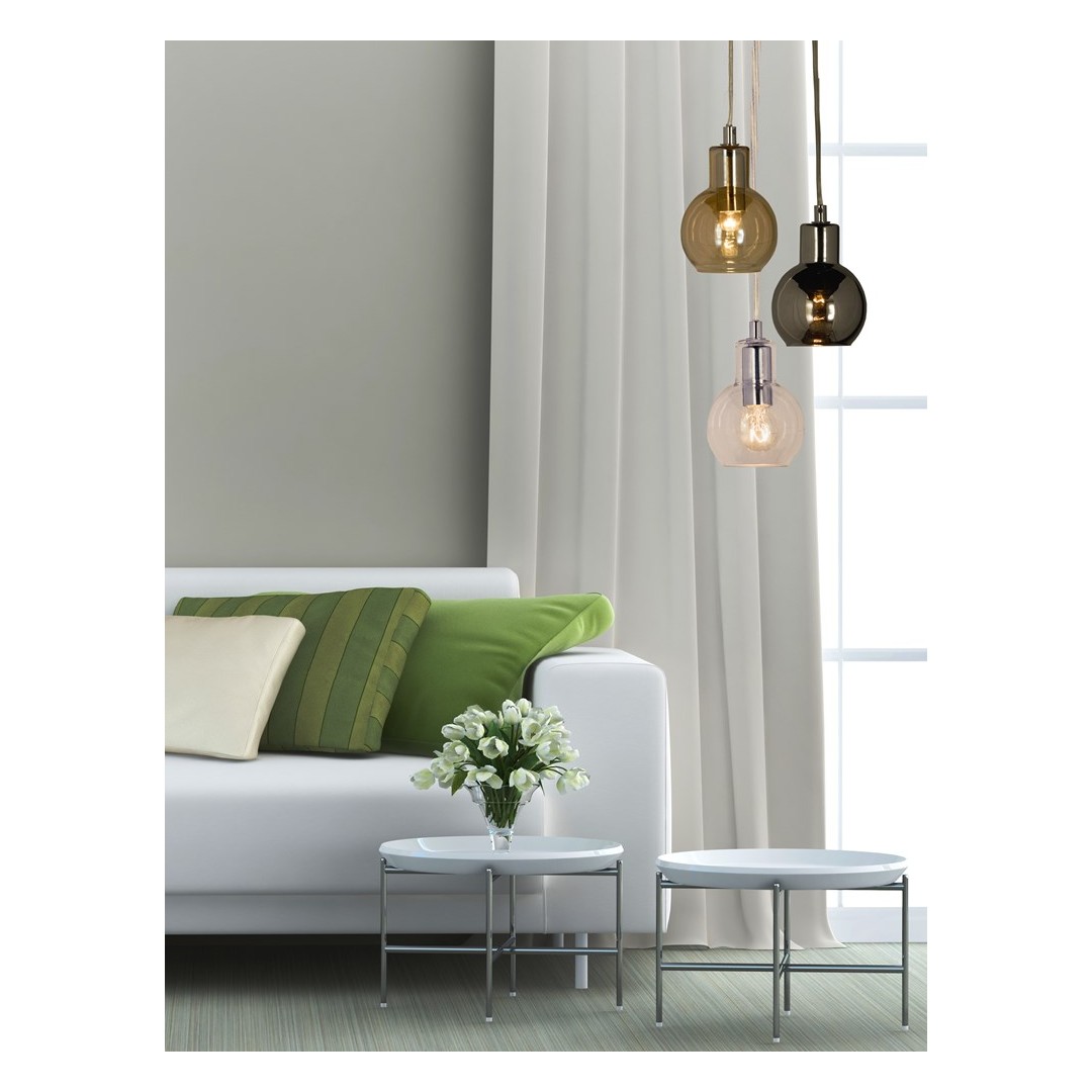 LEAH FÖNSTER RÖKGRÅ