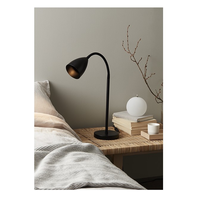 TROTSIG BORDSLAMPA MATTSVART