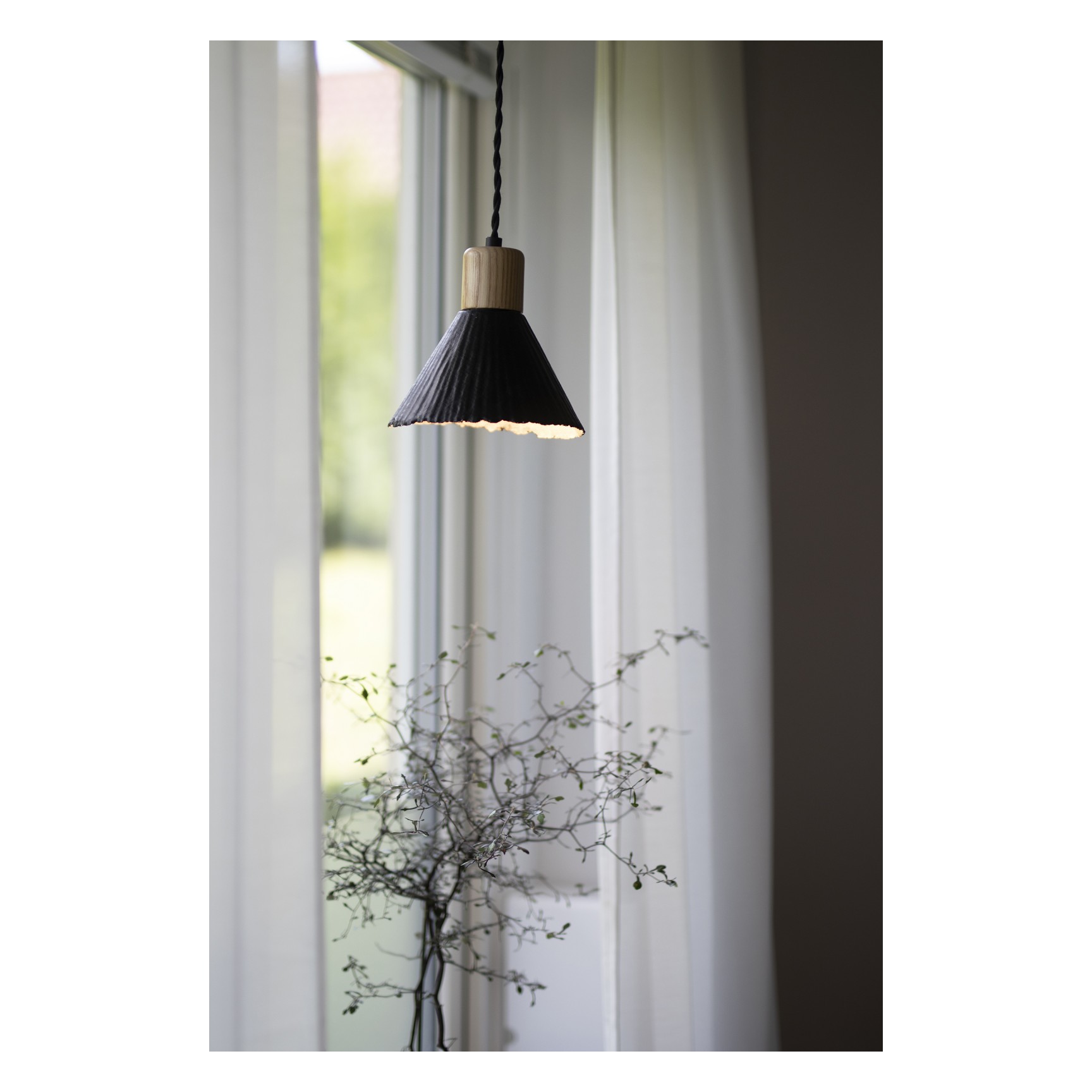 LINNEA 16 PENDEL SVART