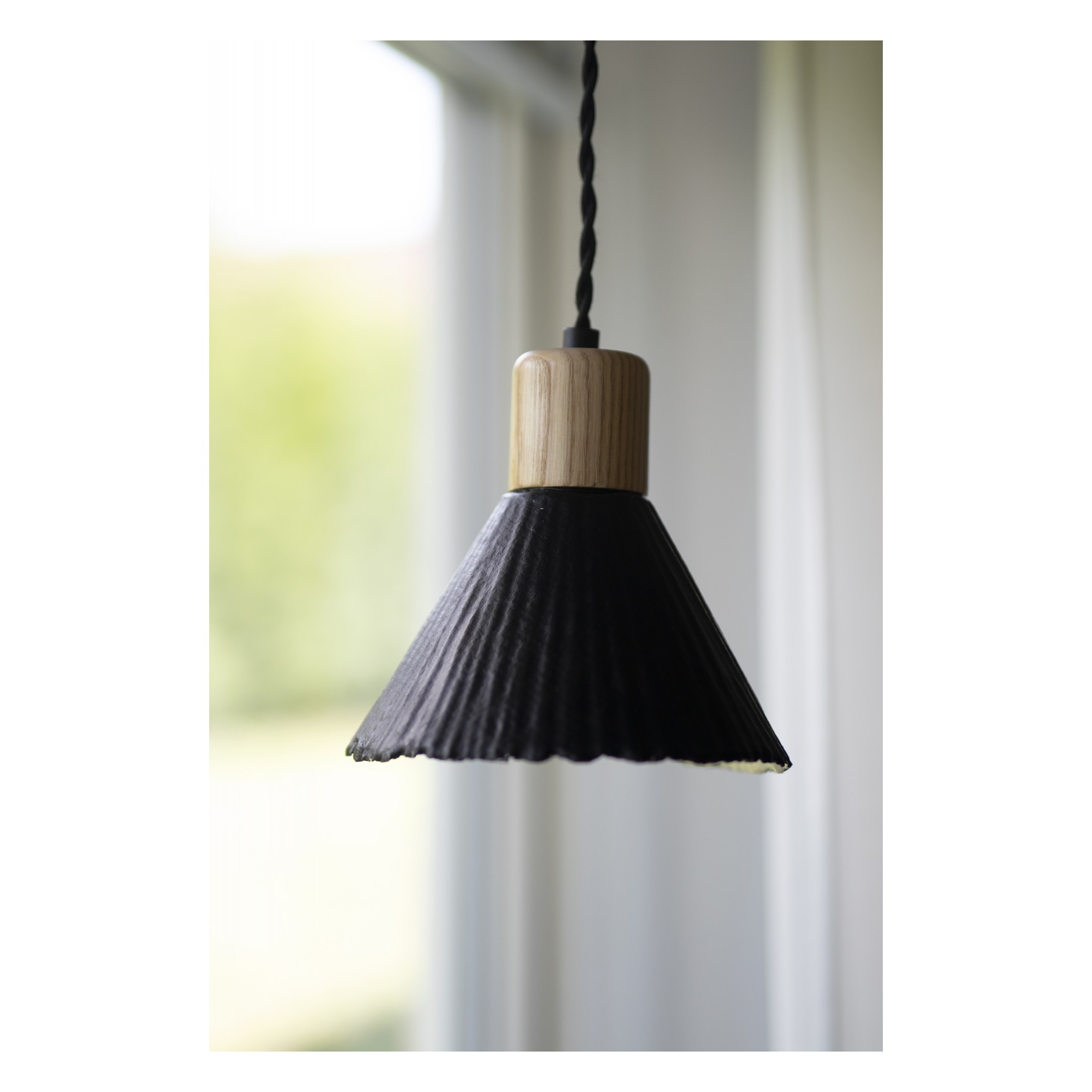 LINNEA 16 PENDEL SVART