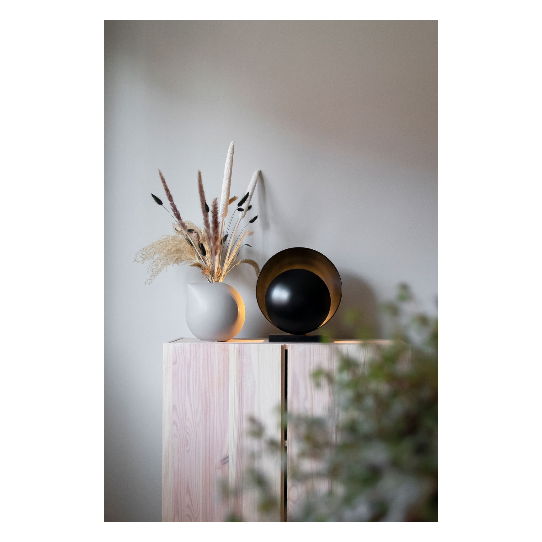 ORBIT BORD SVART