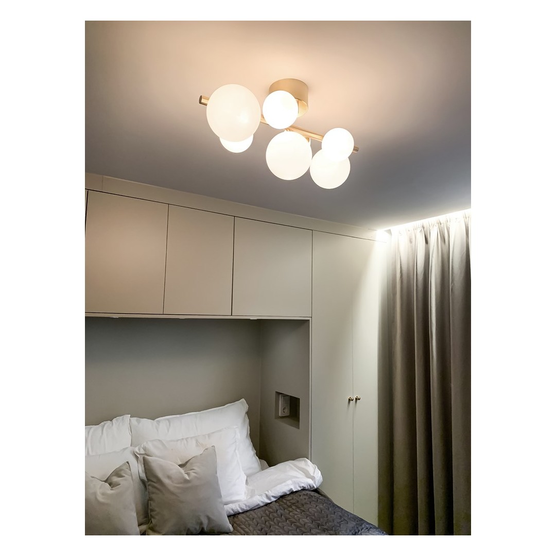 MOLEKYL PLAFOND MATT MÄSSING/VIT