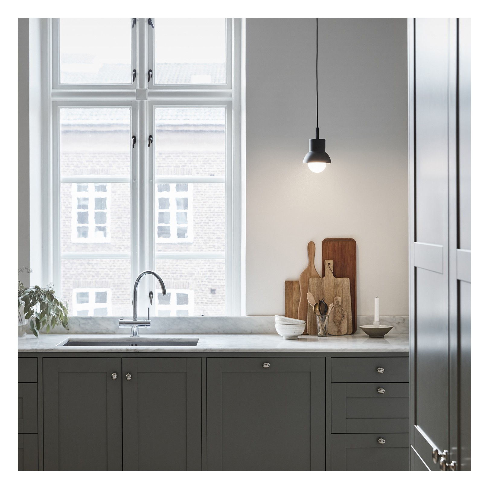 DOWN 15 PENDEL SVART