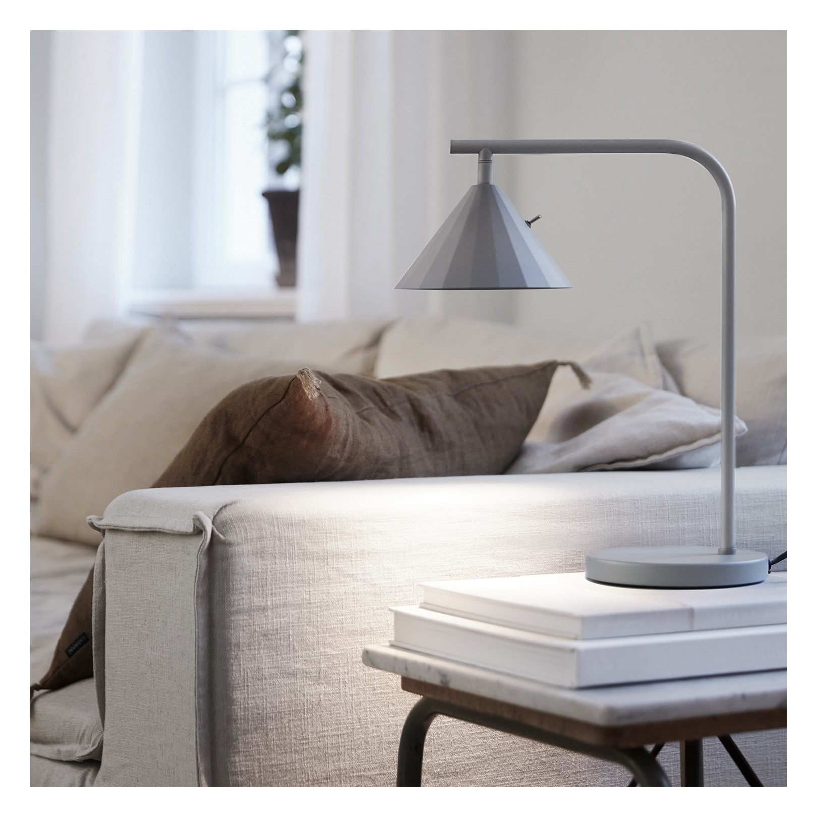 RAIN BORDSLAMPA BEIGE