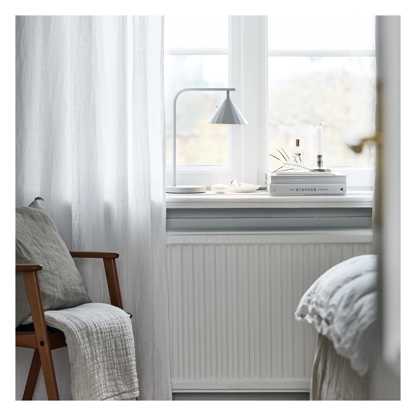 RAIN BORDSLAMPA BEIGE