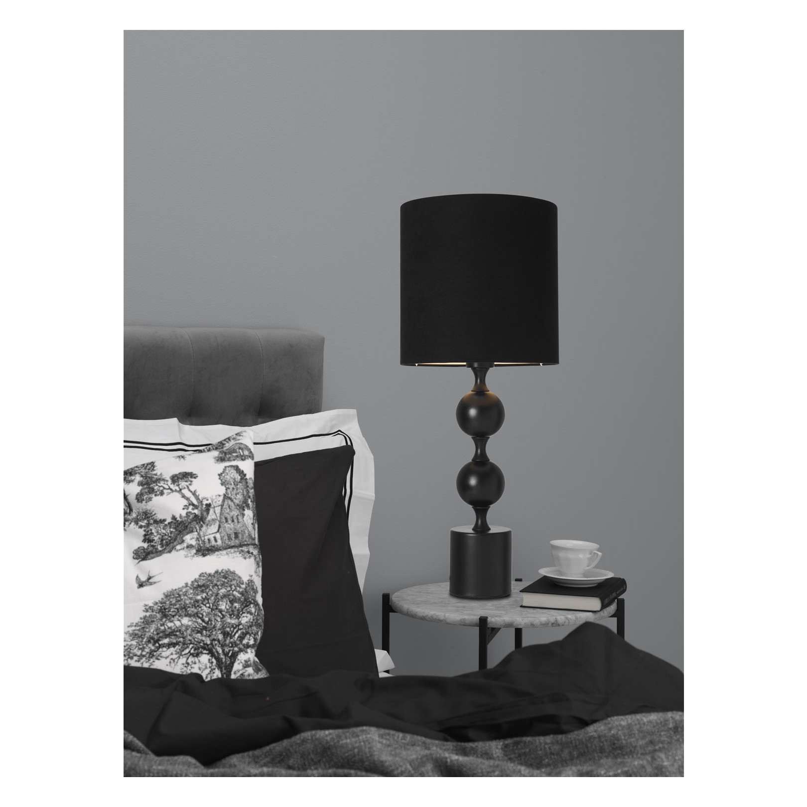 PRAKT BORDSLAMPA SVART/SVART SKÄRM