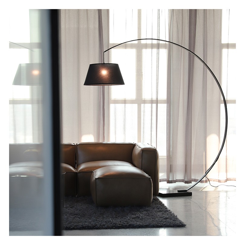ARCH Svart med svart kabel