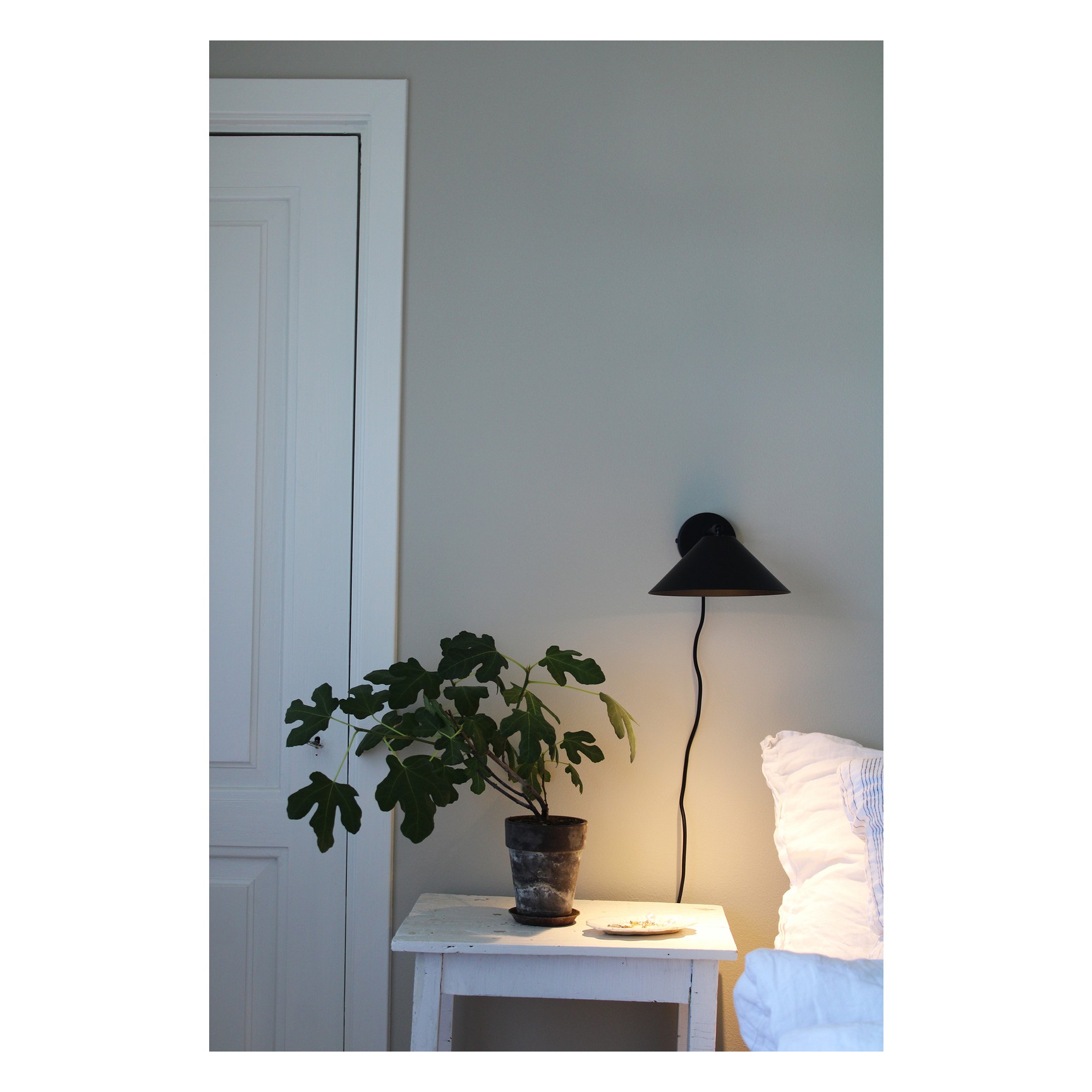 Cannes 20 Vägglampa Svart